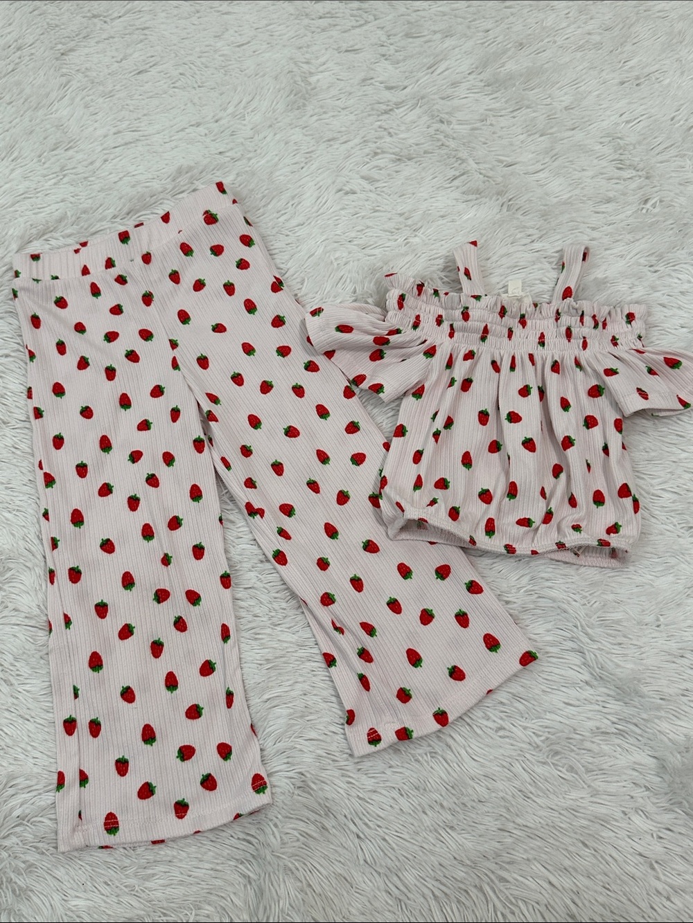 🪎 Heart and Arrow Strawberry Print Set Size 2T